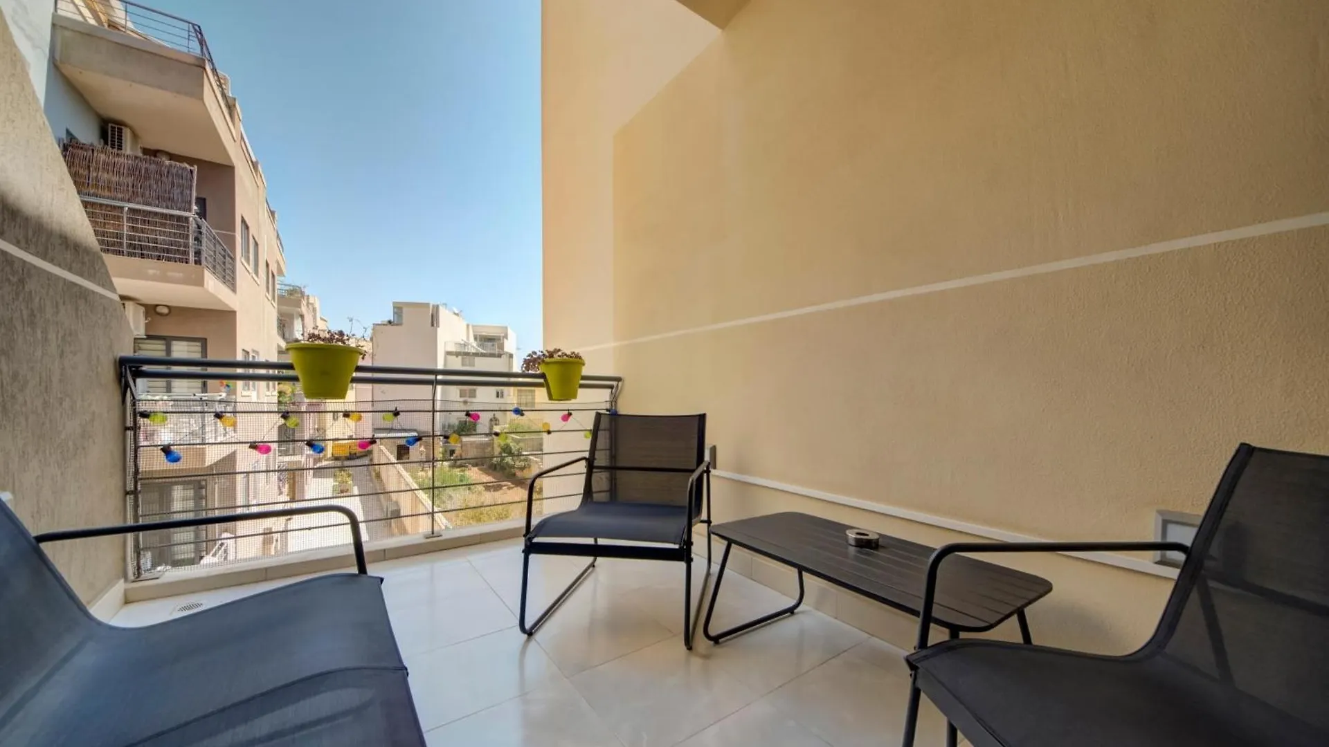 Stylish 3Br Home With Spacious Terrace In Luqa By 360 Estates 0*,  Malta