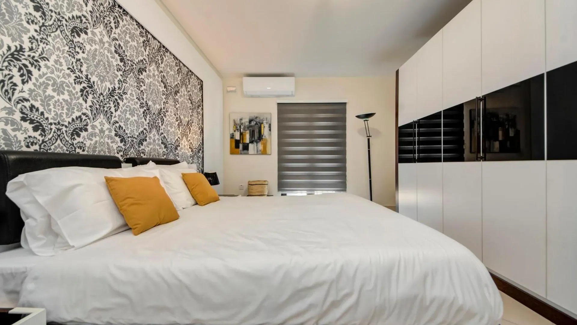 Apartment Stylish 3Br Home With Spacious Terrace In Luqa By 360 Estates Malta