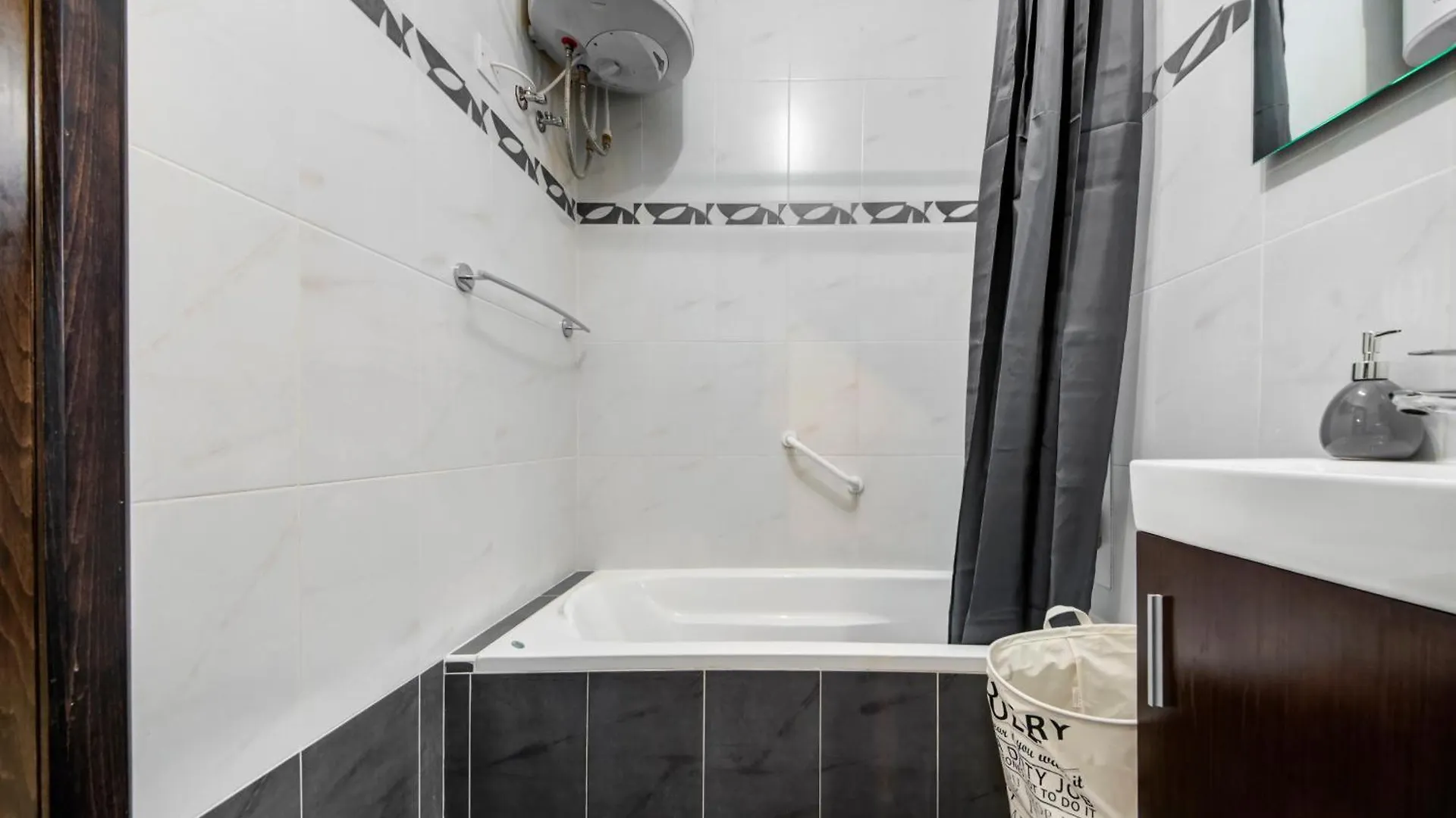 Stylish 3Br Home With Spacious Terrace In Luqa By 360 Estates 0*,