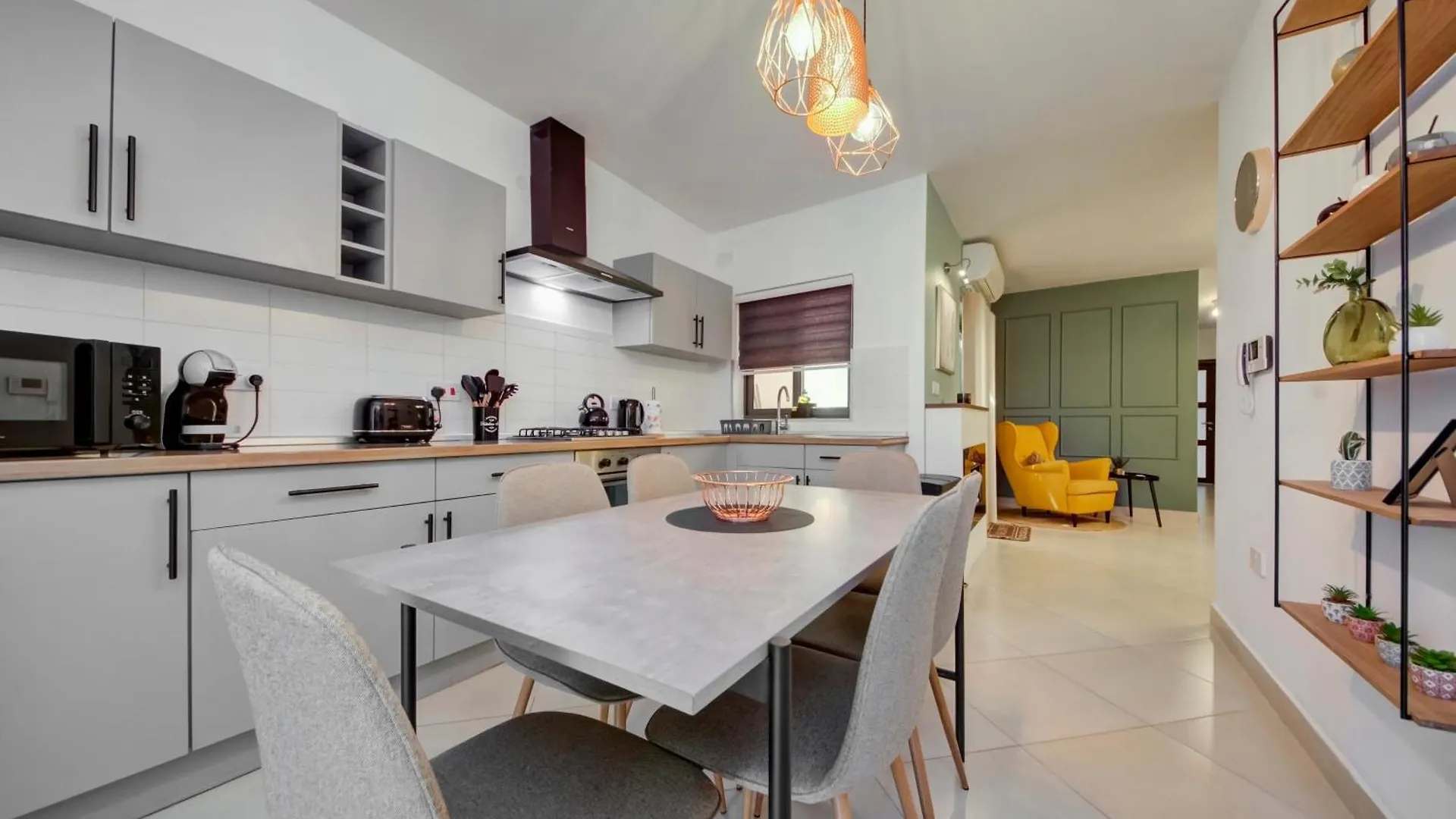 Stylish 3Br Home With Spacious Terrace In Luqa By 360 Estates Malta