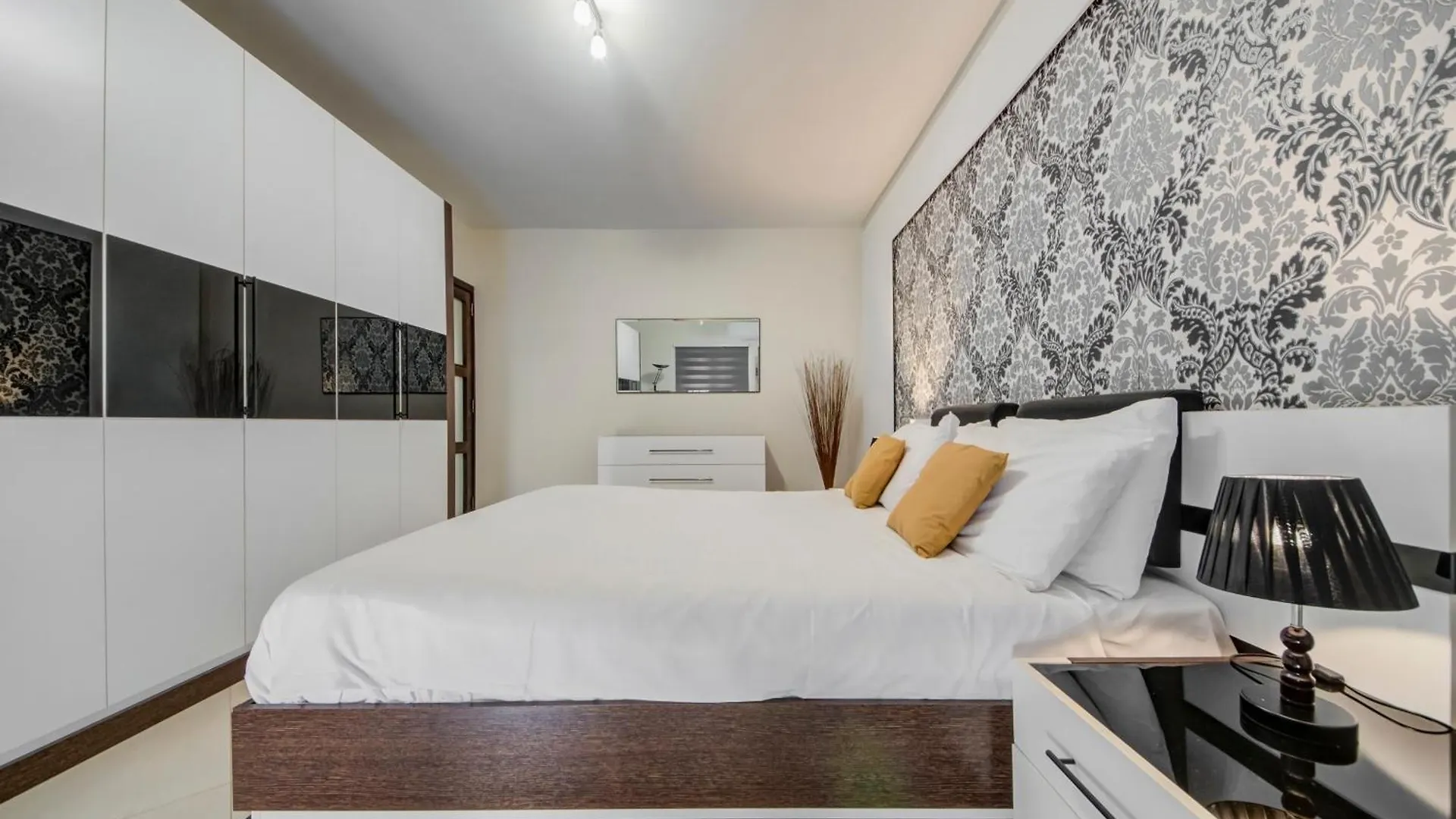 Apartment Stylish 3Br Home With Spacious Terrace In Luqa By 360 Estates Malta