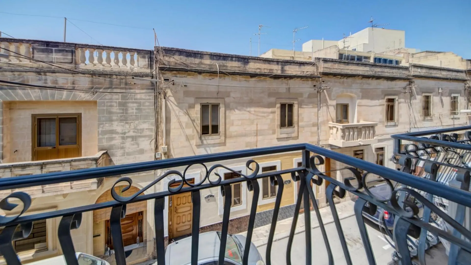 Apartment Stylish 3Br Home With Spacious Terrace In Luqa By 360 Estates